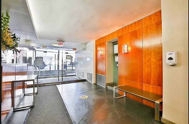 Rented by Manhattan Realty Group | media 18