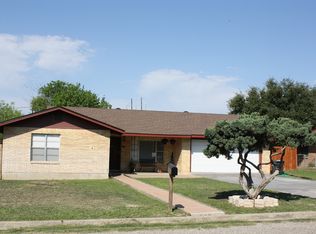 98 N Orbit St, Del Rio, TX 78840