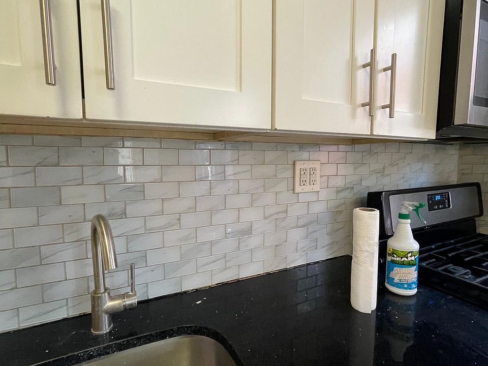 1st image of 558 Van Cortlandt Park Ave #1