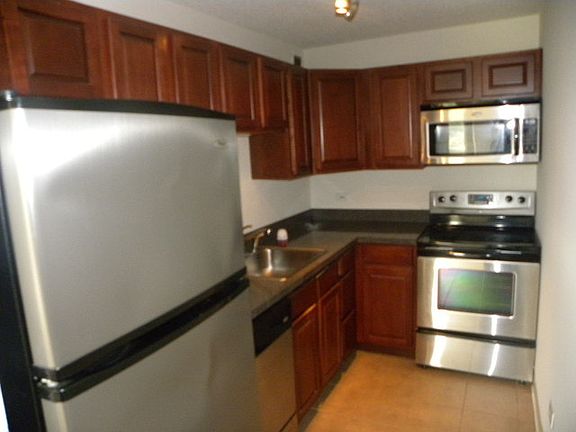 2nd image of 1600 Wedgewood Dr APT 412