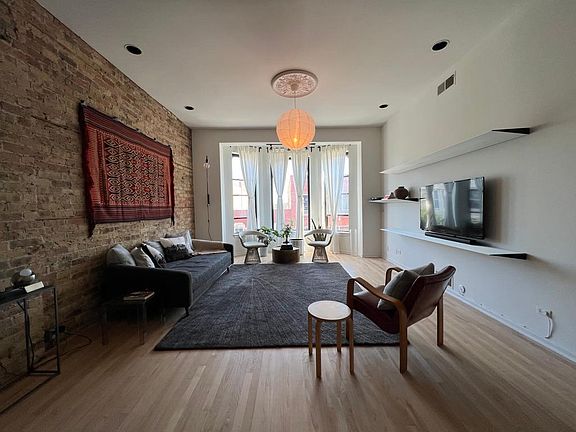 2nd image of 1560 N Milwaukee Ave #3F