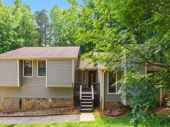 8616 Wood Springs Ct, Douglasville, GA 30135