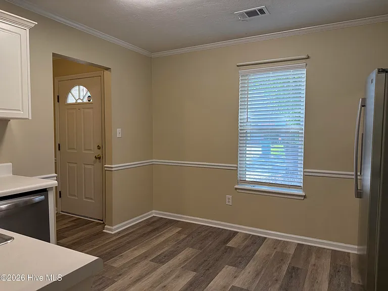 113 Harvestwood Dr — Photo 4