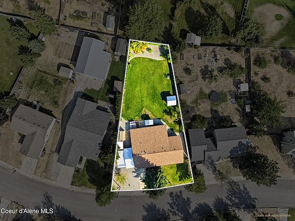 2nd image of 1909 E Meadow Ln