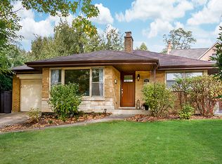 856 Valley Ave, Glen Ellyn, IL 60137