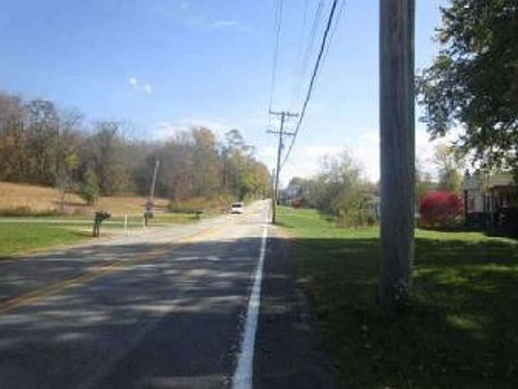 Exterior Neighborhood (street photo)