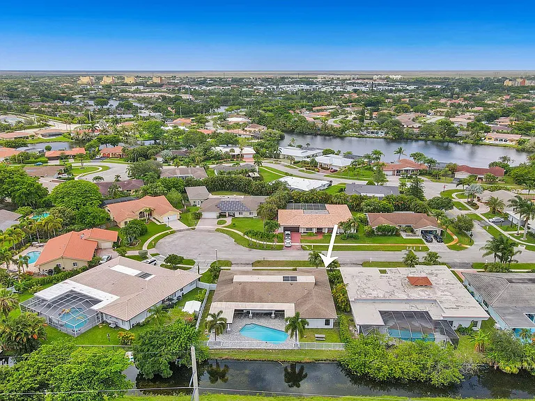 16610 Royal Poinciana Ct — Photo 18