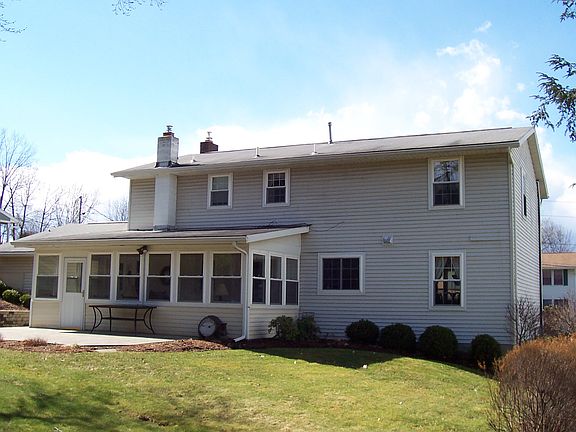 2nd image of 576 Sequoia Ln