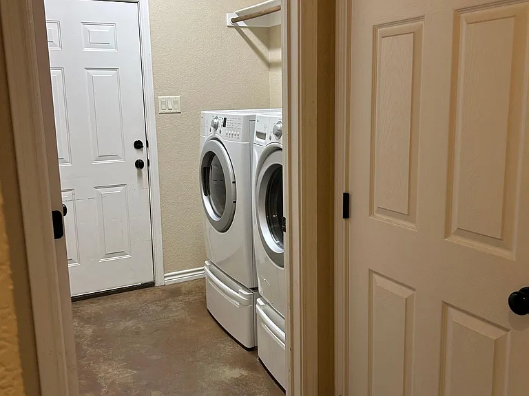 Laundry/Garage Entry