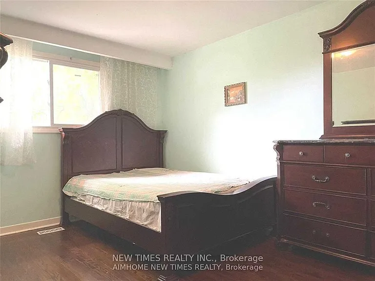 7 Leavey Ct #UPPER — Photo 2