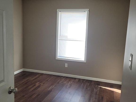 4th image of 1114 Phillips St