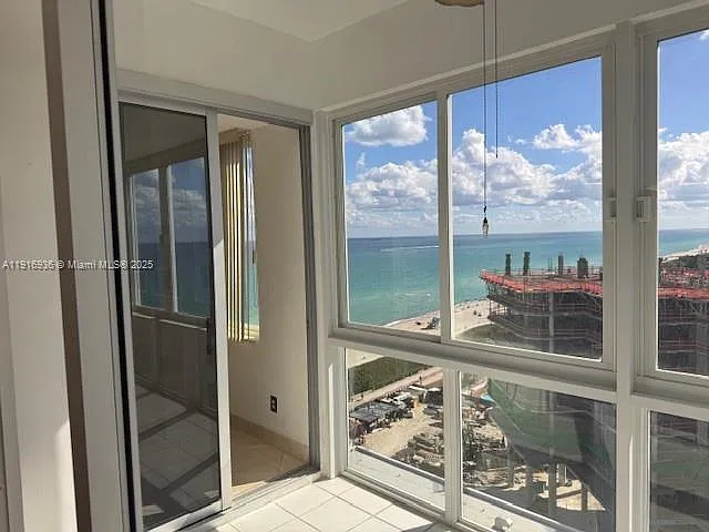 5401 Collins Ave #1512 — Photo 34