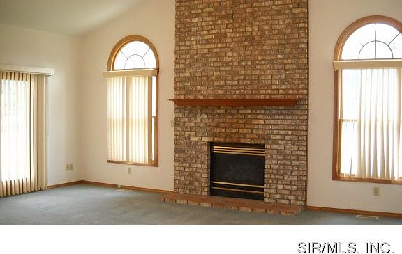 4th image of 1114 E Woodfield Dr