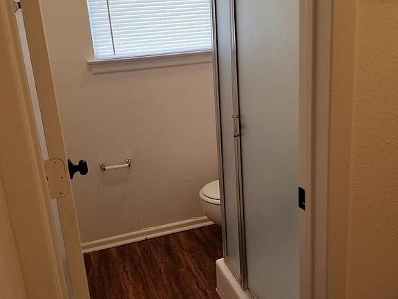3rd image of 10 Westcreek Pl