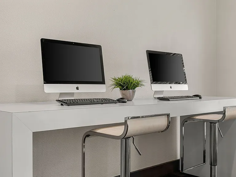 C242440_Westside_BusinessCenter2_02
