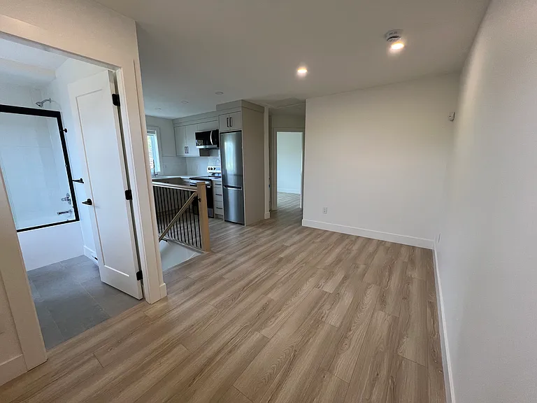 9328 Ebor Rd — Photo 7