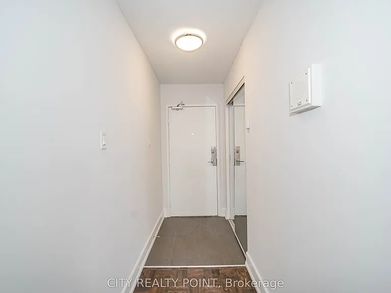 33 Isabella St #1012 — Photo 7