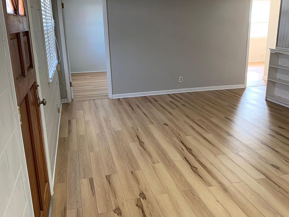 2nd image of 2830 Jefferson Ave APT B