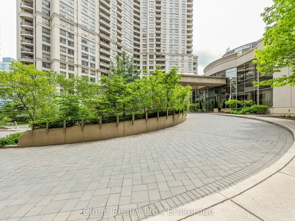 3888 Duke Of York Blvd #2521, Mississauga, ON L5B 4P5