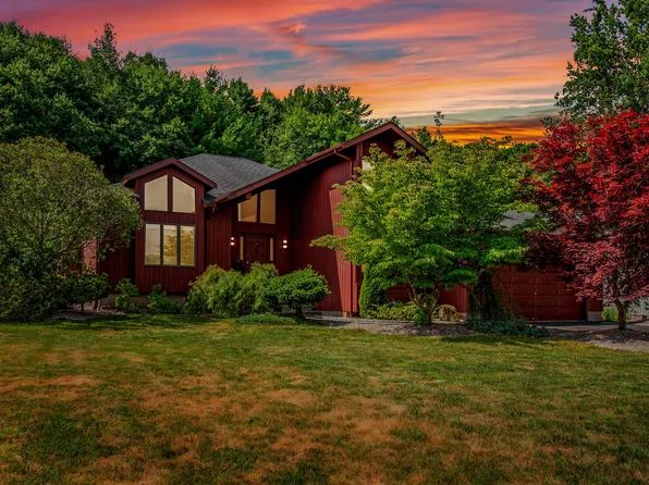 24 Falcon Lane, Glastonbury, CT 06033