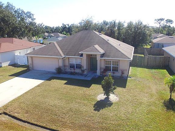 2nd image of 410 Cardinal Ct
