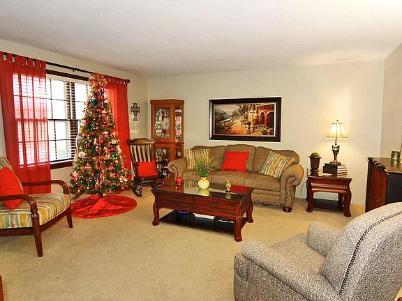 3rd image of 2021 Anthony Dr