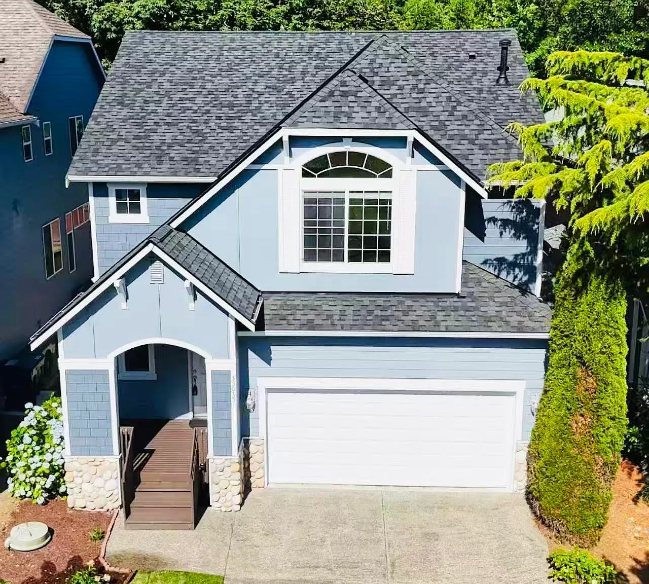 4 bed, 2.5 bath, 2161 sqft, $3,700 — Photo 1
