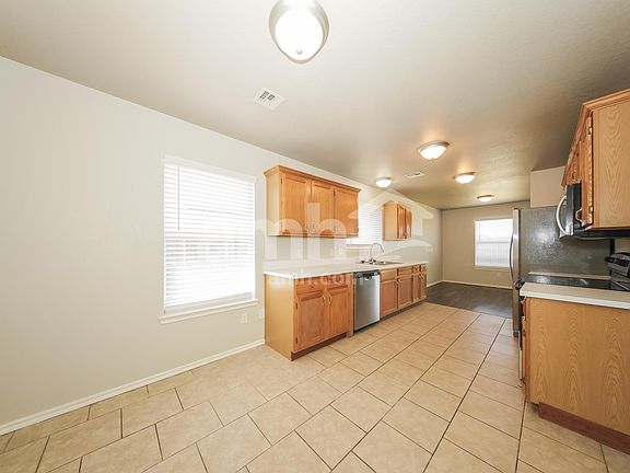 5th image of 1301 NW 176th St