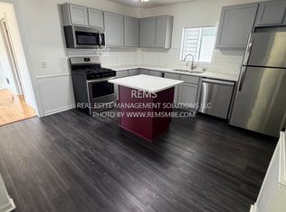 813 Williamson St APT 3, Madison, WI 53703