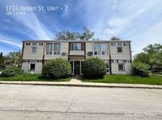 1724 Henry St APT 8, Champaign, IL 61821