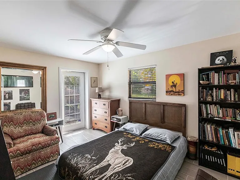 2nd bedroom