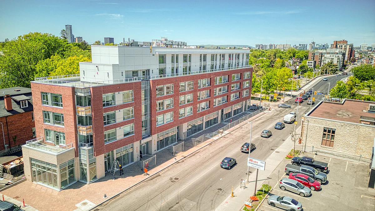 Building Photo - 1050 Bank St