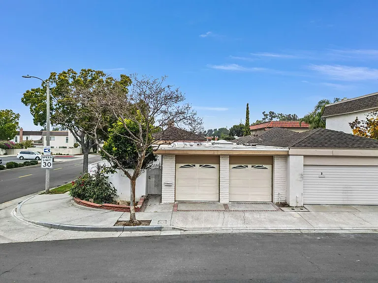 1 Lancewood Way — Photo 25