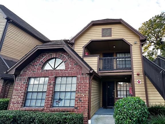 2nd image of 485 Forestway Cir Unit 104