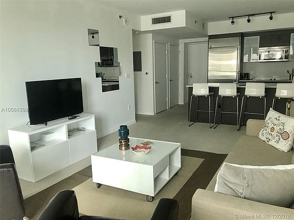 4th image of 500 Brickell Ave #D1