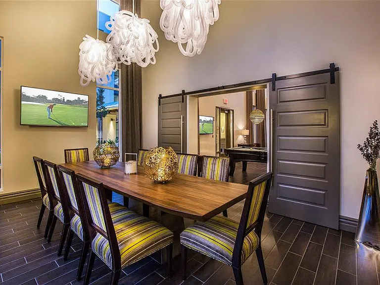 Venue Apartments — Photo 17