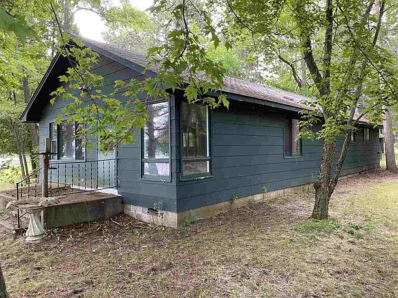 2nd image of 1066 Oxford Ct