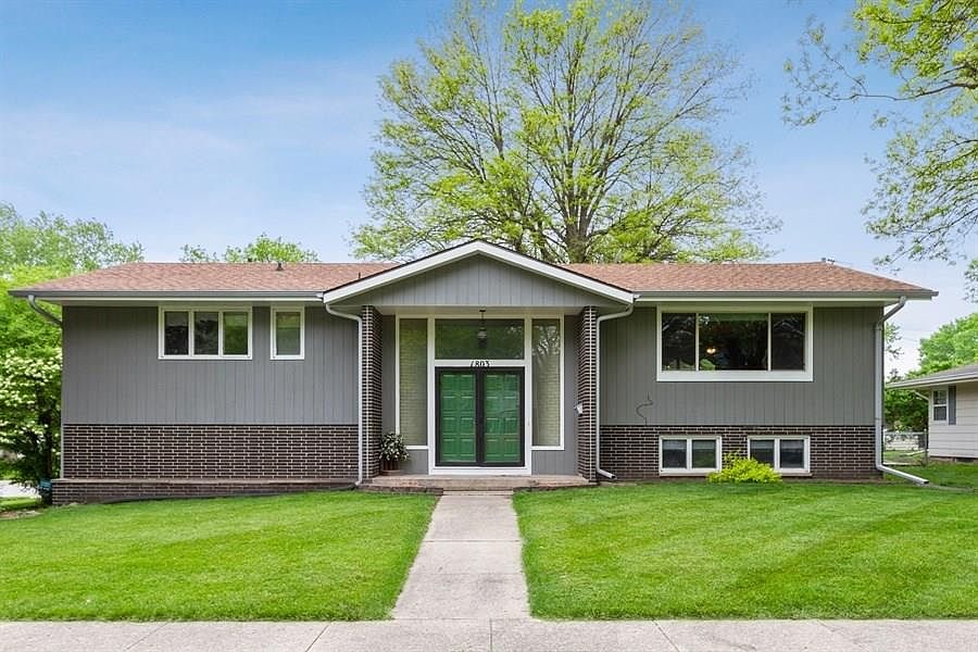 1st image of 1803 Bel Air Dr