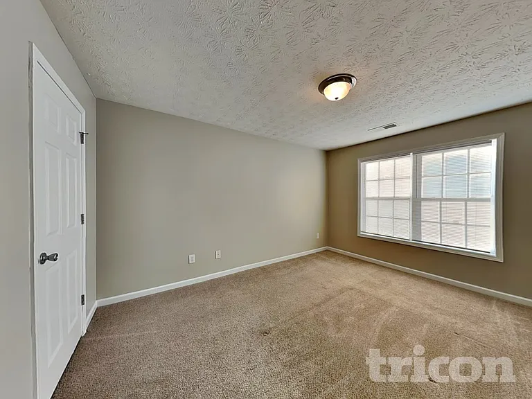 180 Prince Edward Way — Photo 15