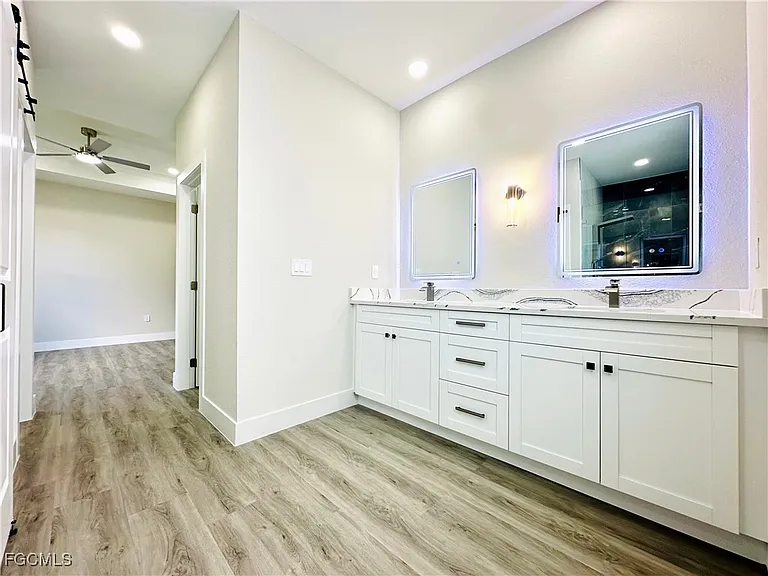 771 Gaylord Ave S — Photo 16