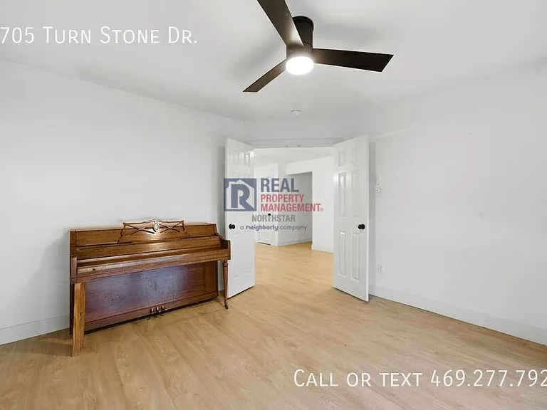 3705 Turn Stone Dr — Photo 3