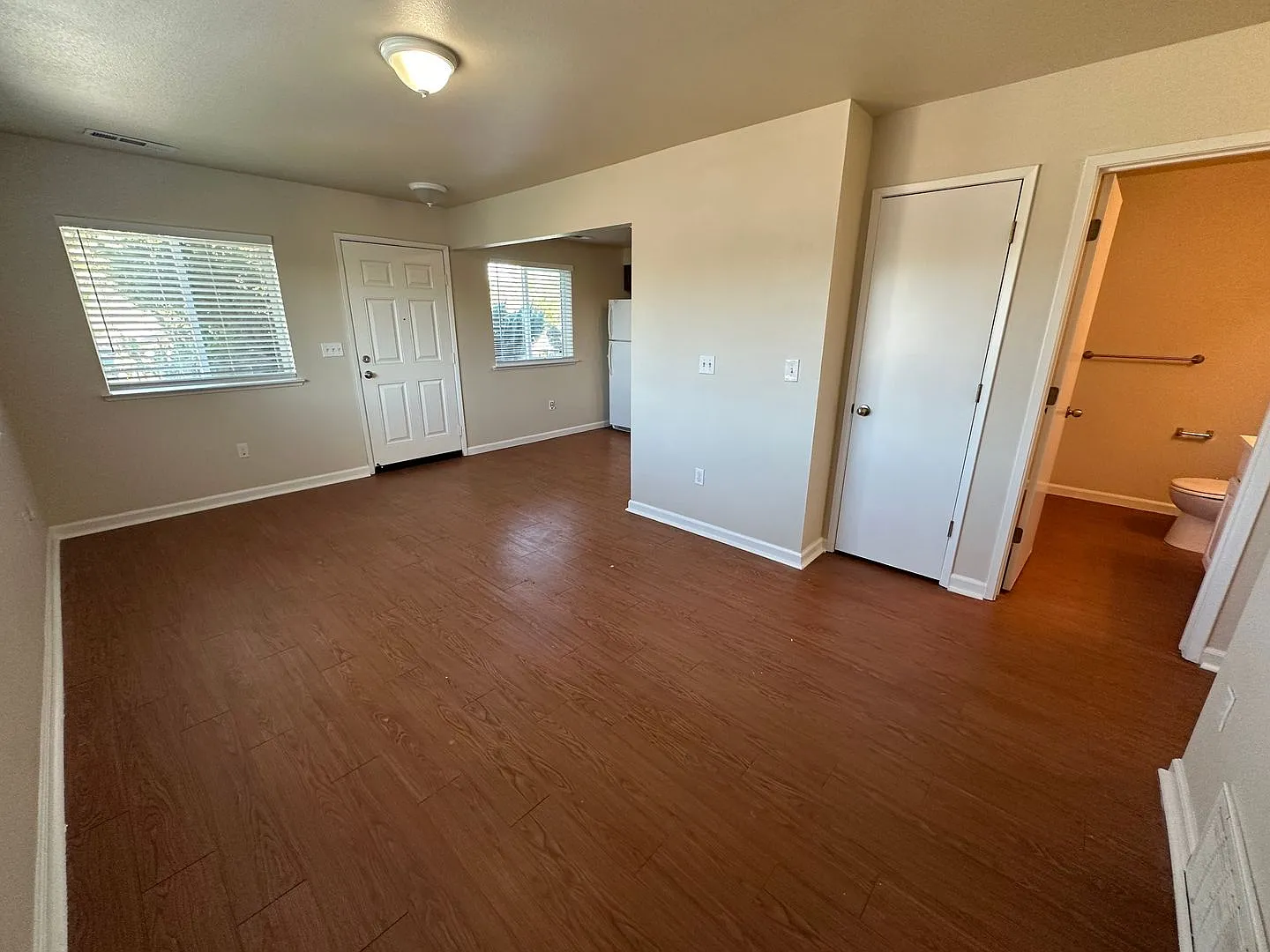 6-Parker Ave, 1630 — Photo 3