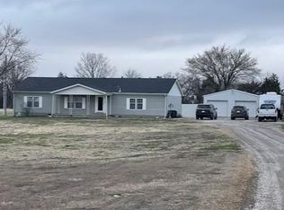170 W 630th Ave, Girard, KS 66743