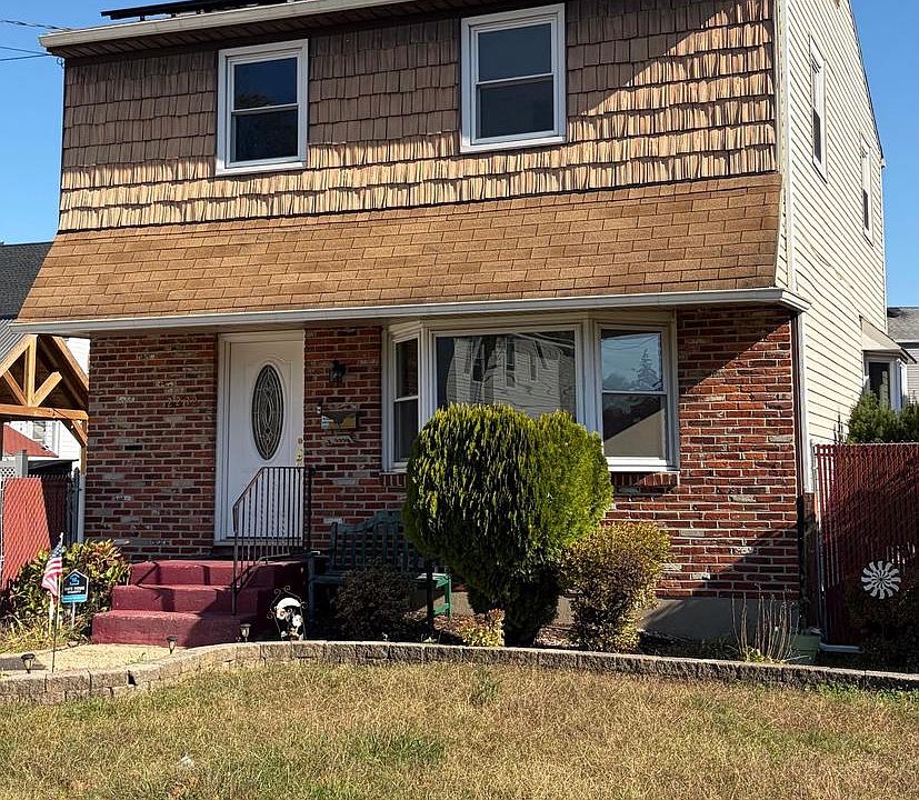 1st image of 2232 42nd St