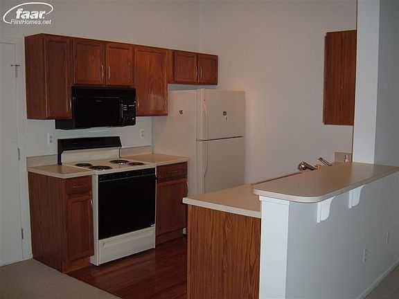 4th image of 9468 Forestview Cir