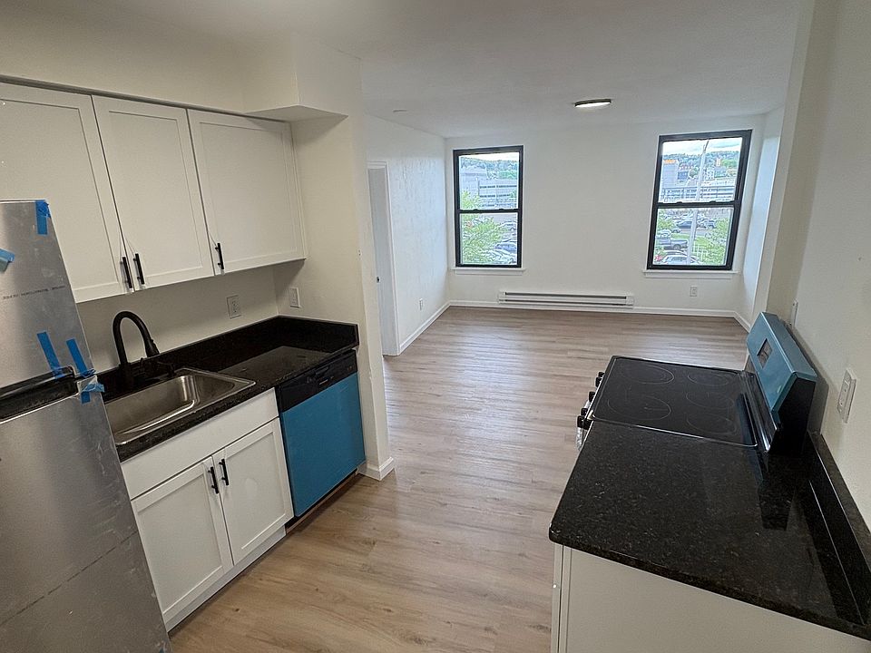 1st image of 2 Washington Ave #3