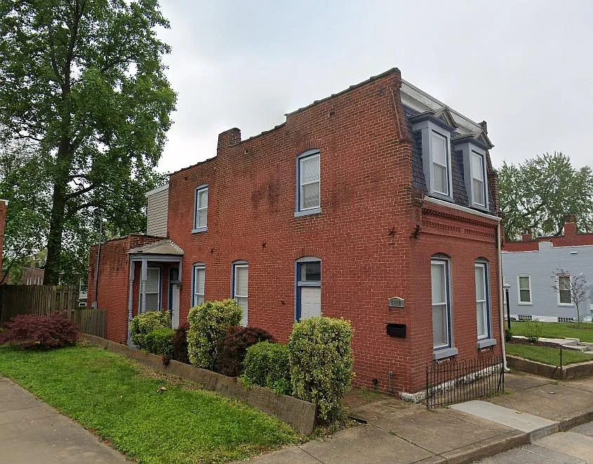 1930 Provenchere Pl photo 1