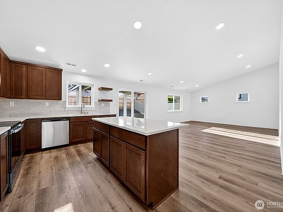 4th image of 108 N Saratoga Way