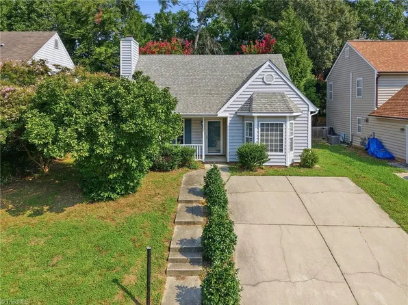 4902 Heritage Woods Ct, Greensboro, NC 27407