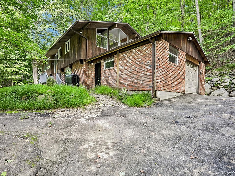 1st image of 951 Haverstraw Road